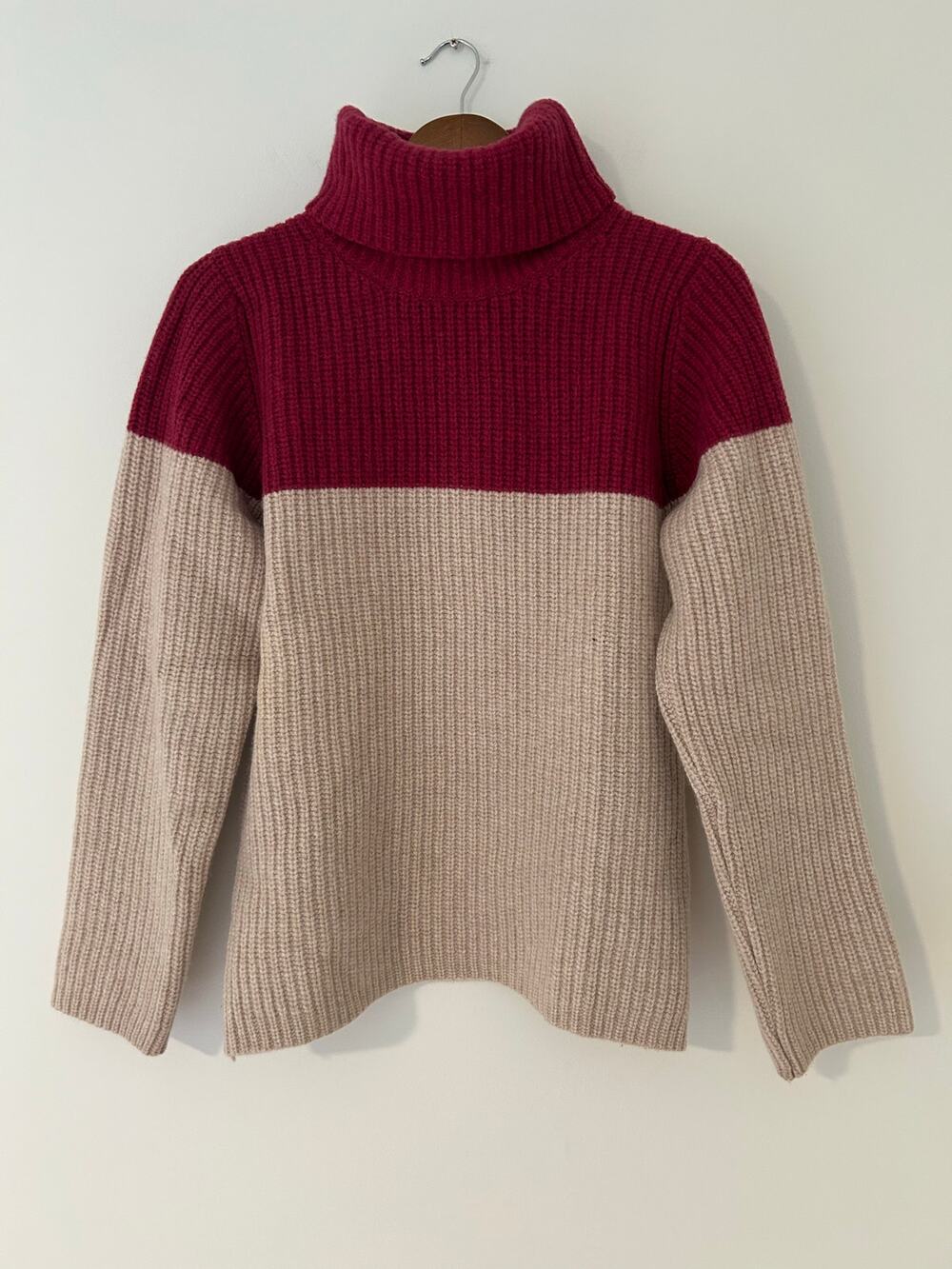 Celtic & Co 100% Lambswool Colorblock Turtleneck Sweater Cranberry Pink Tan S